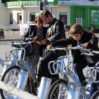 Взяв велосипед в одному місці, залишив — в іншому